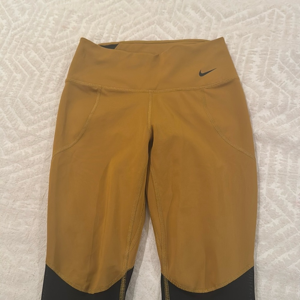 Nike leggings